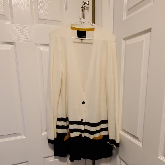 Gorgeous Cardigan - Picture 1 of 4